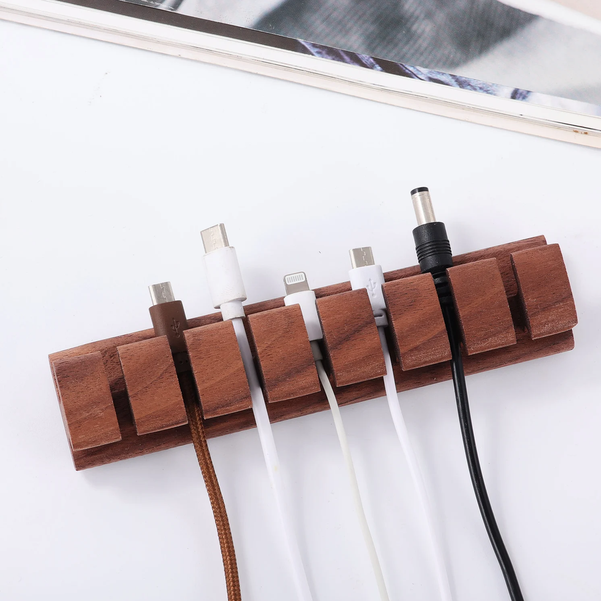 Multi‑Slot Desktop Cord Keeper Workspace Cable Arrangement Holder